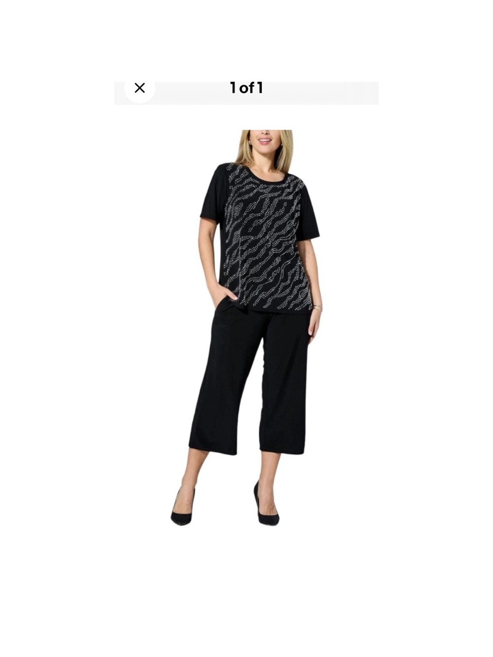 Antthony Black Printed Short-Sleeve Top & Black Wide-Leg Capris